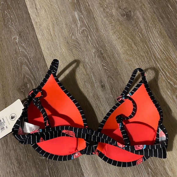 BNWT - Body Glove Watermelon Essence 'Greta' Convertible Bikini Top - Size S - Picture 3 of 5